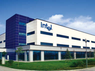 Intel Reduces Dividend by Two-thirds to Invest in Its Own Transformation Amid Economic Uncertainty and Aggressive Expansion Plan