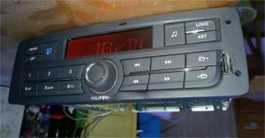 Revamp Vintage Radio: Epic Bluetooth Upgrade!
