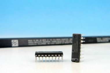 What Are Triggers and Registers ICs?