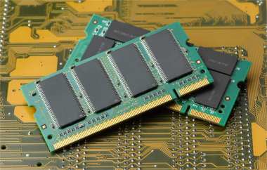 China's Memory Module Sell-Off Drives SSD Prices Down