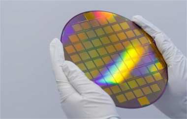 Samsung Cuts 2nm Chip Price to $20K