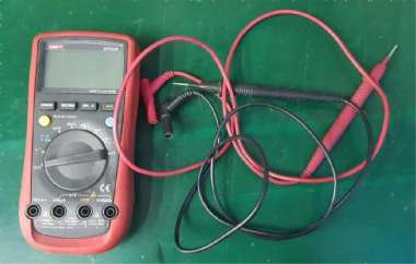 DIY UT61A Multimeter 14500 Battery Swap DIY UT61A Multimeter 14500 Battery Swap