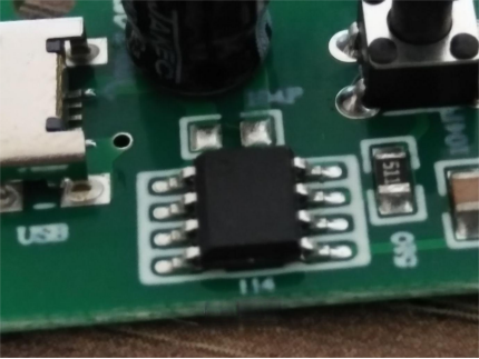 8-pin wordless IC.png
